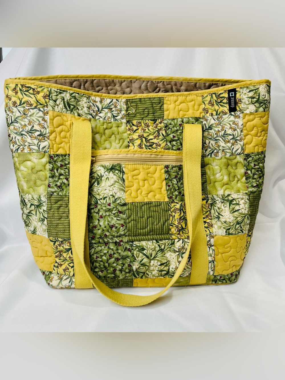 Donna Sharp Quilted Botanical large